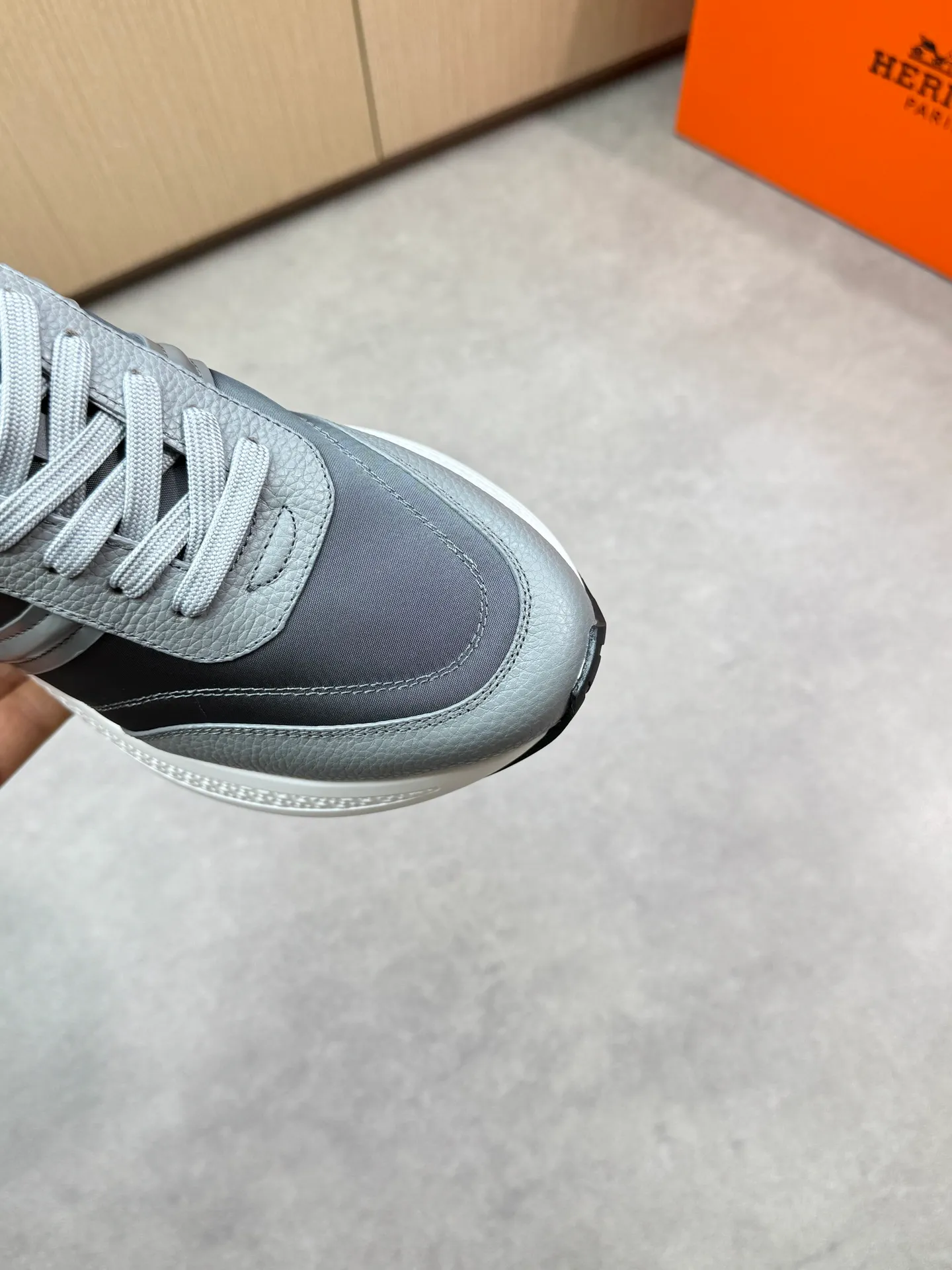 [HERMES] Hermès men's shoes 💰520💰 - high-end quality original items 🔍🔍🔍 casual sports shoes - upper: 🔝 pebbled calfskin, brand high mercerized canvas, body sewn with brand ´H´ totem, tongue brand logo cloth label - lining: water-dyed cowhide -Outsole: Ultra-light T men's shoes 💰U foam·rubber; two-color molded outsole -Ultra-high quality control·Fine workmanship: highlighted (high-end·luxury·grade) -Size: 39-44 (38, 45, can be customized)